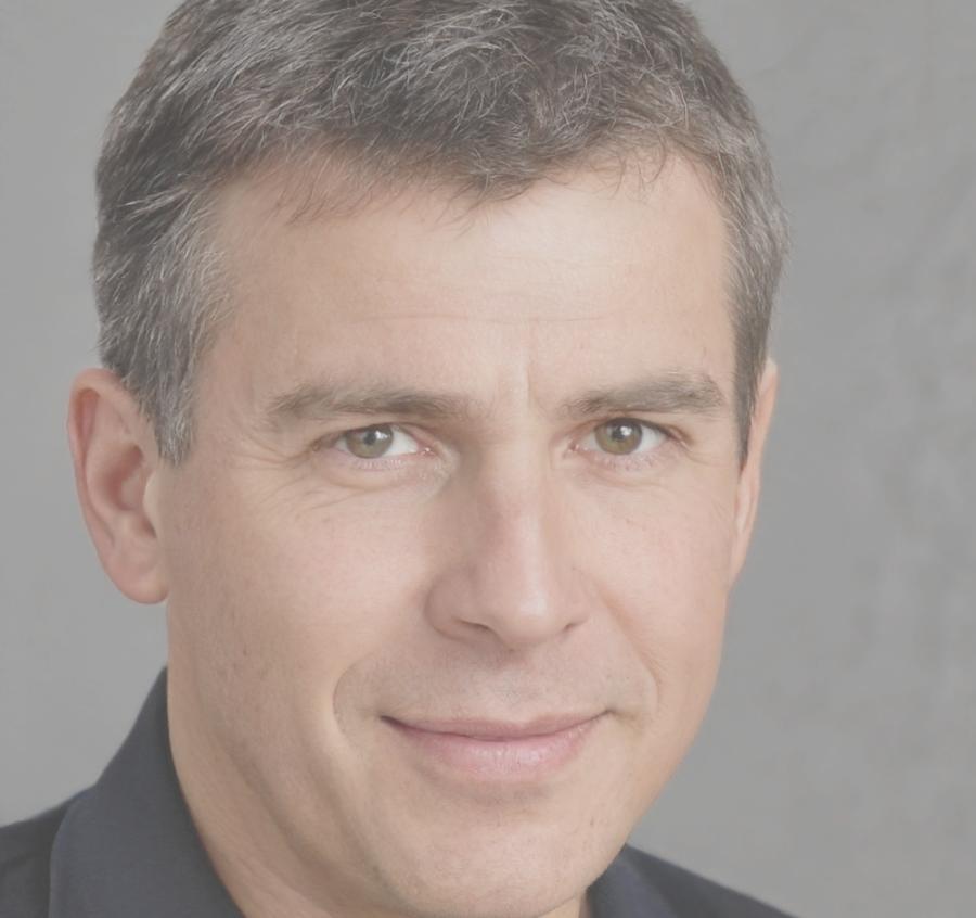 Теодор Дюмон - эксперт по рыночным стратегиям